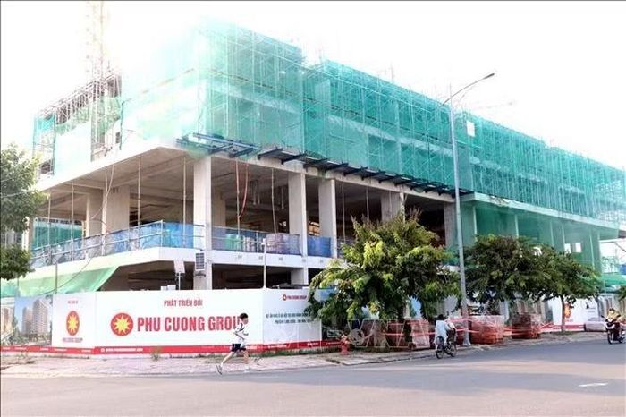 Dự án Nhà ở xã hội tại Khu hành chính và dân cư phường Long Châu (Vĩnh Long) đang đẩy nhanh tiến độ hoàn thành.