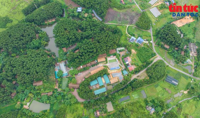 Khu bảo tồn làng nhà sàn dân tộc sinh thái Thái Hải nhìn từ trên cao.