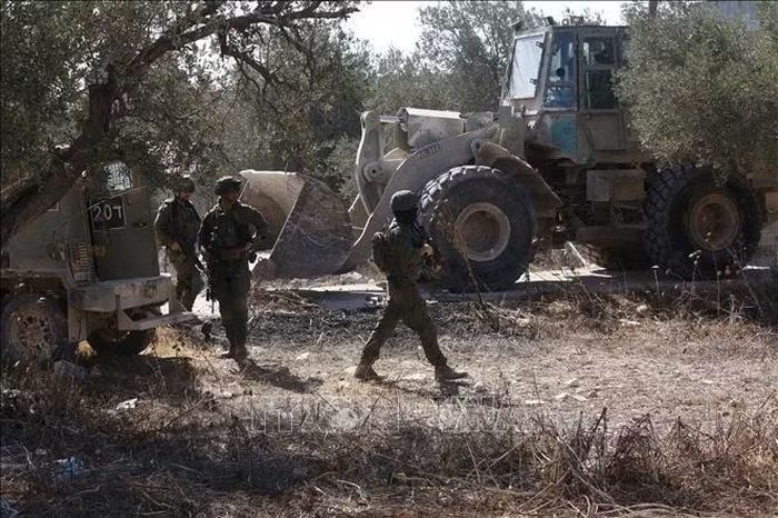 Binh sĩ Israel được triển khai tại Jenin, Bờ Tây. Ảnh: THX/TTXVN