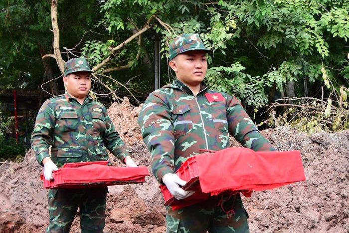 Thêm 5 bộ hài cốt liệt sĩ được quy tập tại Công viên Lê Thị Riêng.