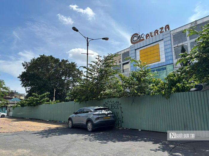 Khác với khu đất trên đường Trần Hưng Đạo, khu 79B Lý Thường Kiệt có diện tích lớn, nằm trong khu vực trung tâm quận Tân Bình cũ, xung quanh là hệ thống đường giao thông và các khu dân cư hiện hữu.