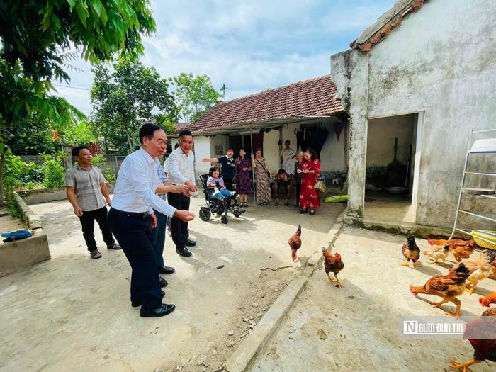 Chị Oanh chủ động kết nối doanh nghiệp, nhà hảo tâm để duy trì hoạt động câu lạc bộ. Ảnh NVCC.