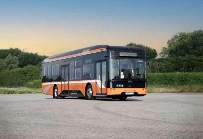 Những chiếc xe bus điện đầu tiên của BYD được sản xuất trên đất Mỹ. Ảnh: Sohu.