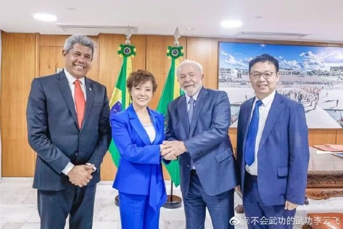 Tổng thống Brazin Luiz Inácio Lula da Silva đã tiếp Lý Kha và chồng, ông Vương Truyền Phúc. Ảnh: Sina.