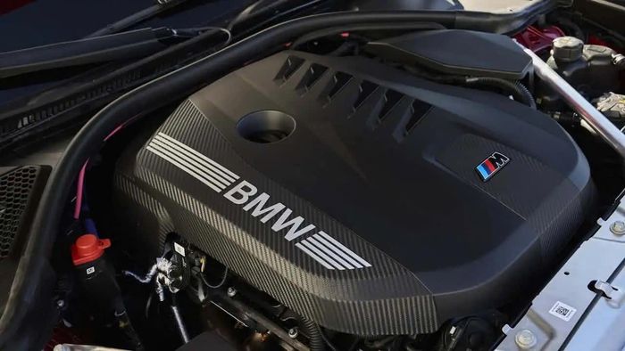 Động cơ của BMW M350 xDrive.