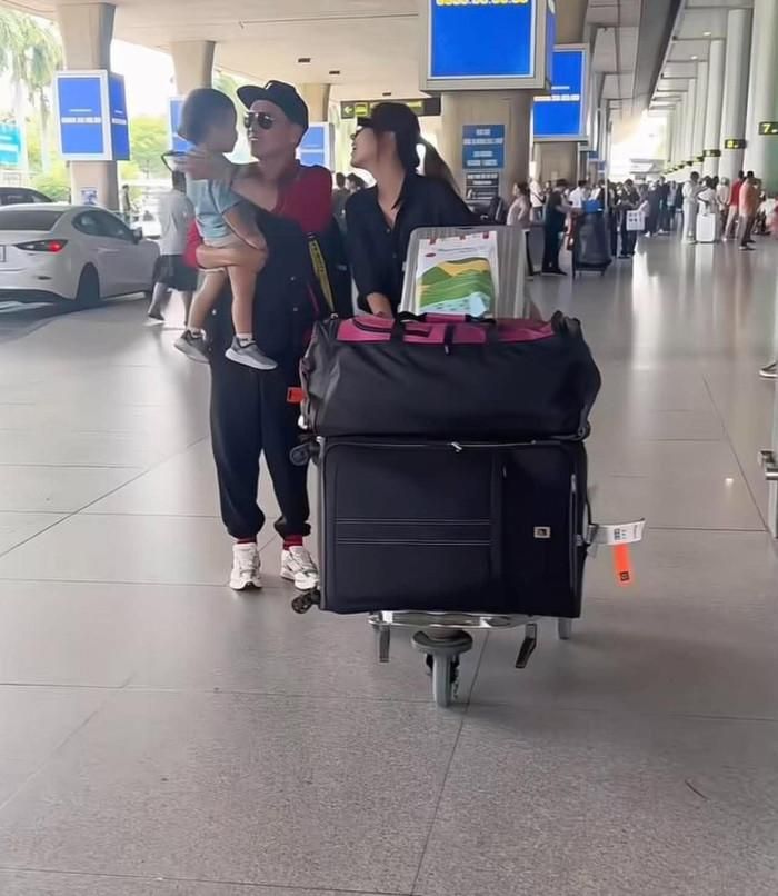Nhiều khán giả yêu thích, ngưỡng mộ trước hôn nhân hiện tại của nghệ sĩ Quang Minh bên vợ kém 37 tuổi.