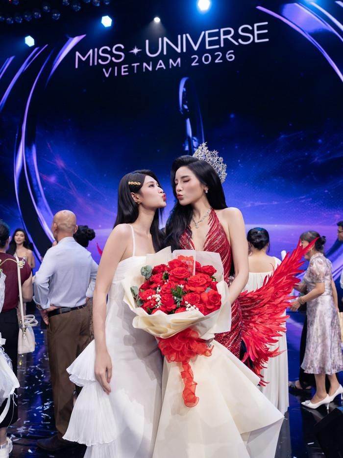 Kỳ Duyên đã có hạnh phúc trọn vẹn sau 2 năm đương nhiệm Miss Universe Vietnam. Đồng thời, cô có hậu phương vững chắc là Đoàn Thiên Ân.