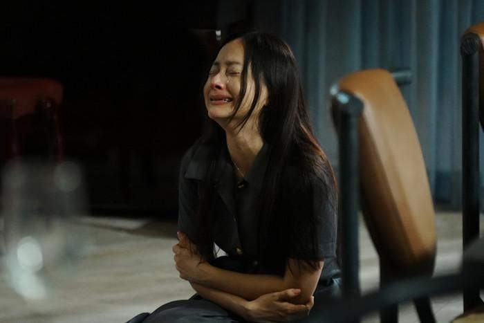 Trong khi đó, Lan Phương vào vai vợ của bác sĩ Tâm.