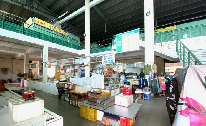 Chợ Thạnh Mỹ Lợi (TPHCM) rơi vào cảnh ế ẩm nghiêm trọng: Quy hoạch 229 sạp nhưng nay chỉ còn 16 sạp hoạt động, thưa thớt bóng khách