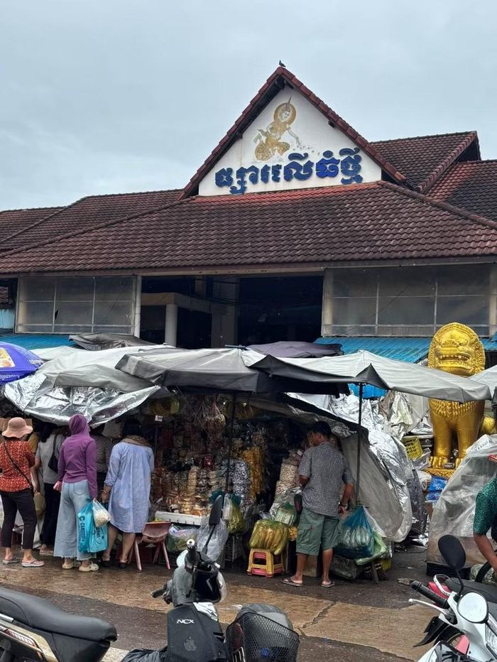 Chợ Phsar Leu Thom Tmey