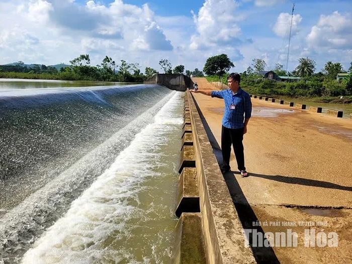 Mỗi khi mùa mưa bão về, ngầm tràn Chẩm Khê (thôn Xuân Sơn, xã Yên Thọ) lại bị ngập sâu, gây chia cắt giao thông.