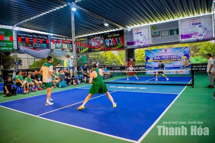 Các trận đấu tại giải diễn ra với chất lượng chuyên môn cao, cống hiến cho khán giả nhiều pha bóng đẹp.