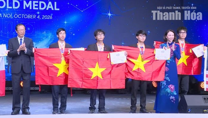 Em Mai Văn Khánh và Nguyễn Quang Dũng, học sinh lớp 12 chuyên Vật lý, Trường THPT Chuyên Lam Sơn đoạt Huy chương Vàng trong Kỳ thi Olympic Thiên văn và Vật lý thiên văn quốc tế lần thứ XIX, năm 2026.