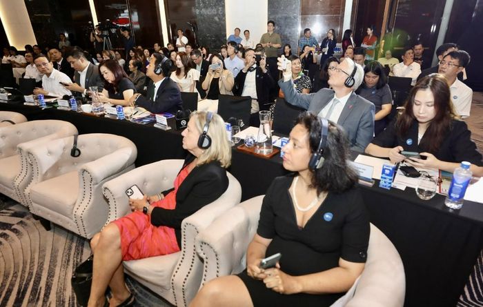 Lãnh đạo các tổ chức quốc tế, các hiệp hội doanh nghiệp trong nước, nước ngoài...tham dự Diễn đàn. Ảnh: Việt Dũng