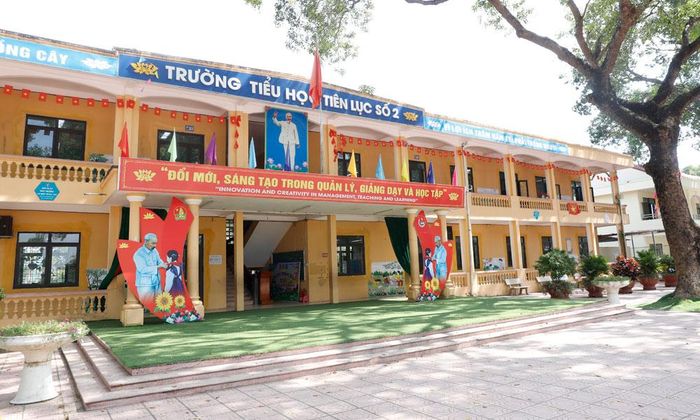  Trường Tiểu học Tiên Lục số 2 có 15 phòng học được thụ hưởng chương trình chiếu sáng học đường trong năm 2026. 