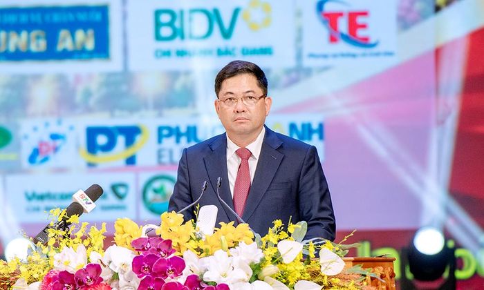  Bí thư Thành ủy Nguyễn Hồng Thái phát biểu tại Đại hội. 