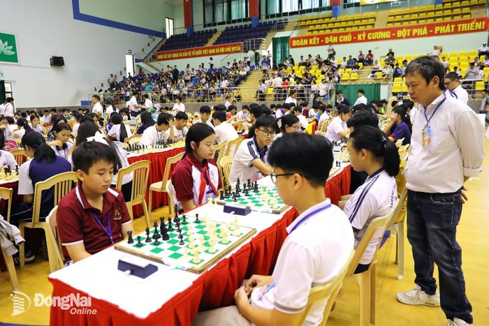 Các vận động viên thi đấu môn cờ vua. Ảnh: Huy Anh