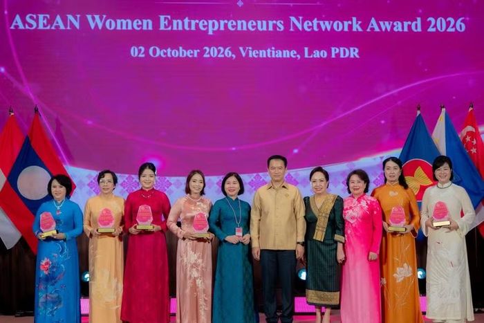  Các nữ doanh nhân Việt Nam được nhận giải thưởng. Ảnh: A.Đ 