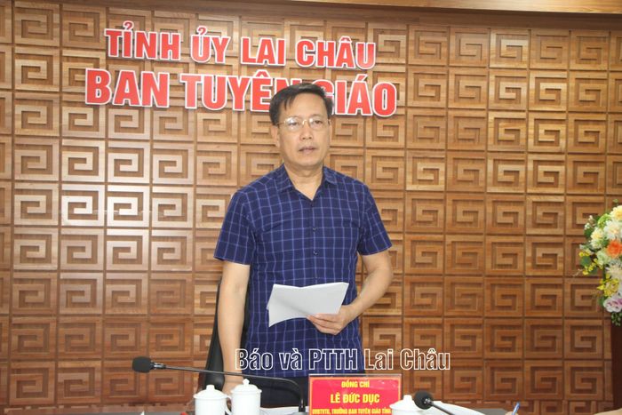 Đồng chí Lê Đức Dục - Trưởng Ban Tuyên giáo Tỉnh ủy, Trưởng Ban Tổ chức cuộc thi phát biểu kết luận cuộc họp.