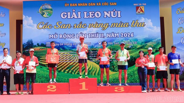 Ban tổ chức trao giải cho các vận động viên xuất sắc nội dung nam Chuyên nghiệp trên 41 tuổi.
