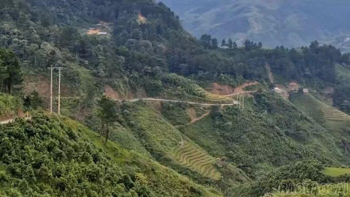 Điện lưới quốc gia đã về vùng khó khăn của xã Trạm Tấu, tạo điều kiện để người dân nâng cao đời sống, phát triển kinh tế.
