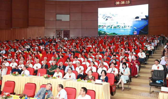 Hơn 800 hội viên tiêu biểu thuộc 19 hội cơ sở của Hội đồng hương Hải Phòng tỉnh Lào Cai dự lễ kỷ niệm.