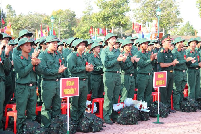 Tân binh chuẩn bị lên đường nhập ngũ năm 2026. (Ảnh tư liệu)