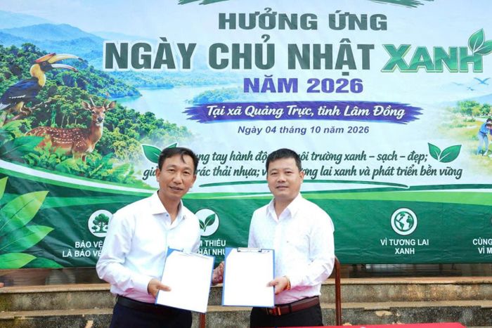 Lãnh đạo xã Quảng Trực và Vườn Quốc gia Bù Gia Mập ký cam kết phối hợp bảo vệ môi trường