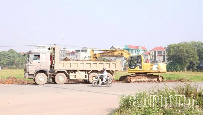 Các nhà thầu tập trung thi công nhằm đảm bảo tiến độ theo đúng cam kết.