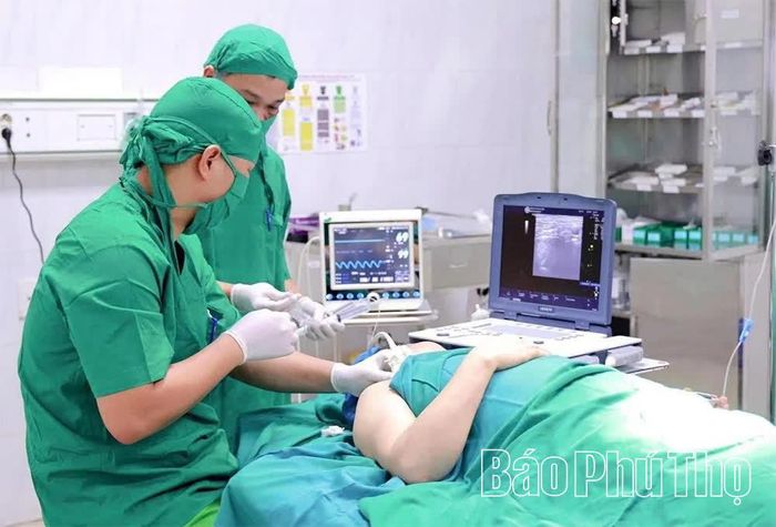 Nhiều kỹ thuật cao được ứng dụng vào chuẩn đoán, điều trị tại Bệnh viện Đa khoa Phúc Yên đem lại hiệu quả tích cực cho người bệnh.