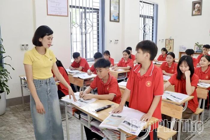 Cô giáo Đỗ Thị Thu Thủy (sinh năm 1990) - người truyền cảm hứng, giúp mỗi tiết học Lịch sử không chỉ là những trang sách mà còn là hành trình khám phá, bồi đắp niềm tự hào và tình yêu với những giá trị của dân tộc.
