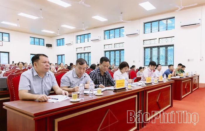 Các đại biểu dự hội nghị.