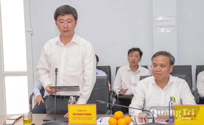 Đồng chí Bùi Hoàng Phương, Chủ tịch UBND tỉnh phát biểu tại buổi làm việc - Ảnh: N.H