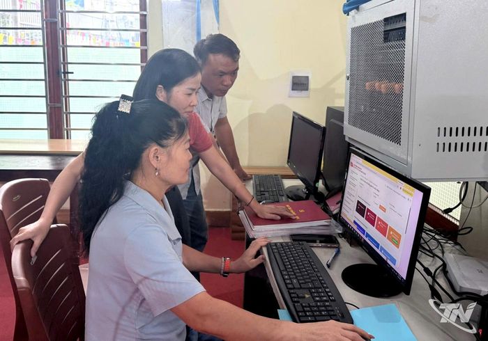 Chi bộ tổ dân phố 11, phường Gia Sàng huy động nguồn lực trang bị máy tính, khắc phục khó khăn về thiết bị phục vụ công tác Đảng.