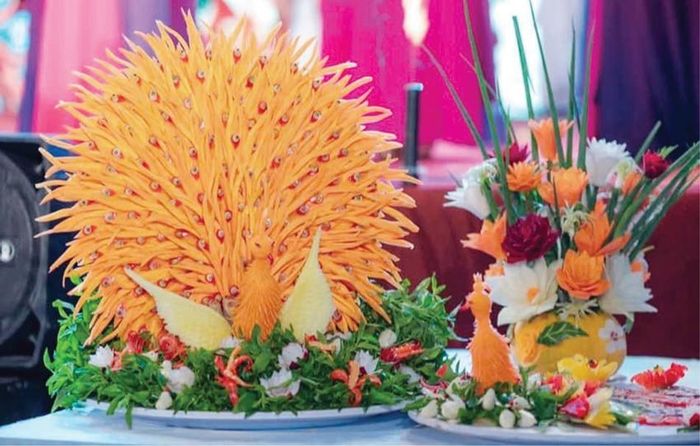 Món ăn “Nem công chả phượng” của Huế.