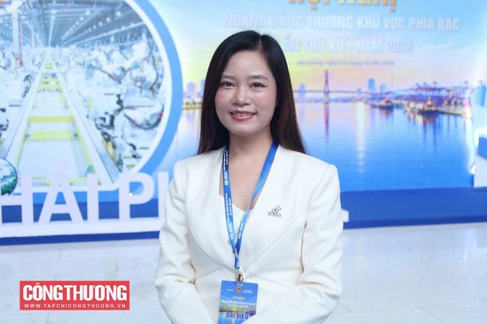 Bà Trần Thị Tân - Giám đốc Trách nhiệm xã hội và hợp tác chiến lược TikTok Shop cho biết, mô hình xã/phường thương mại điện tử hiện nhận được sự quan tâm và tham gia tích cực từ chính quyền các cấp và hứa hẹn là giải pháp chiến lược thúc đẩy tăng trưởng kinh tế từ cơ sở