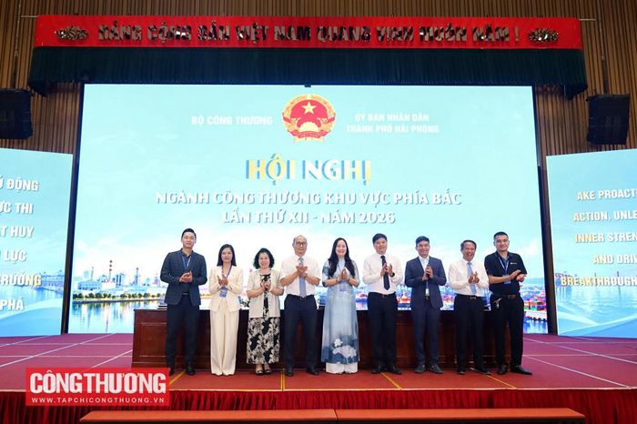 Ký Biên bản ghi nhớ thúc đẩy phát triển thương mại điện tử trên địa bàn thành phố giai đoạn 2026 - 2030 giữa Sở Công Thương Hải Phòng với Hiệp hội Thương mại điện tử và các Sàn Thương mại điện tử, đơn vị giải pháp công nghệ