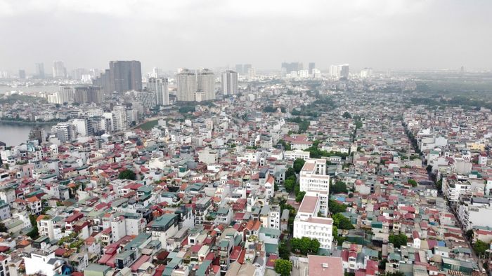  Cùng với kỳ vọng về diện mạo mới hai bên sông Hồng, người dân mong chính sách tái định cư bảo đảm nơi ở mới bằng hoặc tốt hơn nơi ở cũ. 