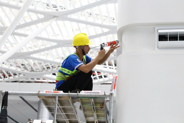 Theo Phó Thủ tướng, vai trò điều phối của ACV đặc biệt quan trọng. ACV cần chủ động tổ chức, điều phối các nhà thầu, xác định rõ công việc, trình tự và thời điểm triển khai để các hạng mục có thể kết nối đồng bộ. Đặc biệt, công tác thi công phải được triển khai khoa học, chặt chẽ, bám sát tiến độ, bảo đảm các hạng mục hoàn thành đồng bộ và kết nối thông suốt.