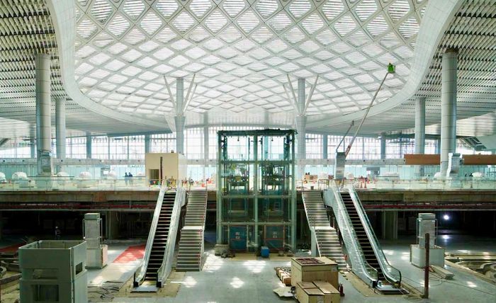 Theo kế hoạch, sân bay Long Thành sẽ vận hành thử nghiệm từ tháng 10 đến tháng 11/2026, trước khi dự kiến khai thác thương mại vào tháng 12/2026. Song song với việc hoàn thiện hạ tầng, công tác tuyển dụng nhân sự phục vụ sân bay cũng đang được triển khai, đáp ứng yêu cầu cho giai đoạn vận hành thử và khai thác.