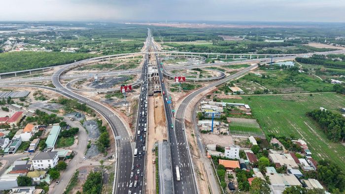 Dự kiến sẽ cho tất cả ô tô trừ xe quá khổ quá tải đi cao tốc Biên Hoà - Vũng Tàu đoạn từ nút giao Long Thành về Vũng Tàu và ngược lại.