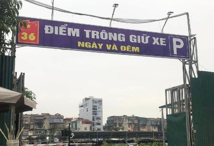 Số 6-8 Chùa Bộc hiện đang là bãi trông giữ xe.