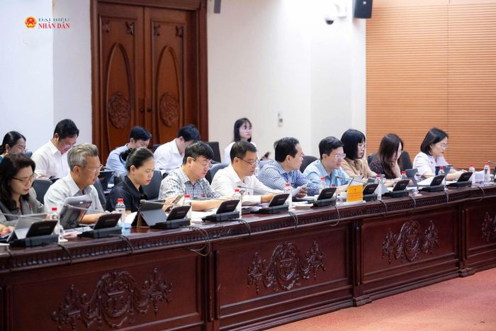 Các đại biểu dự phiên họp