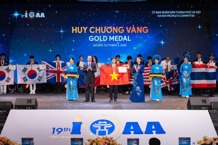 Thí sinh Việt Nam nhận Huy chương Vàng