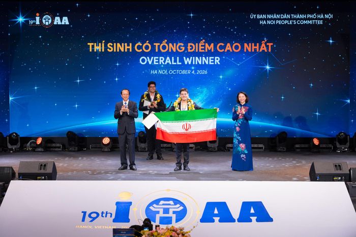 Thí sinh nhận giải thưởng đặc biệt do có tổng điểm cao nhất