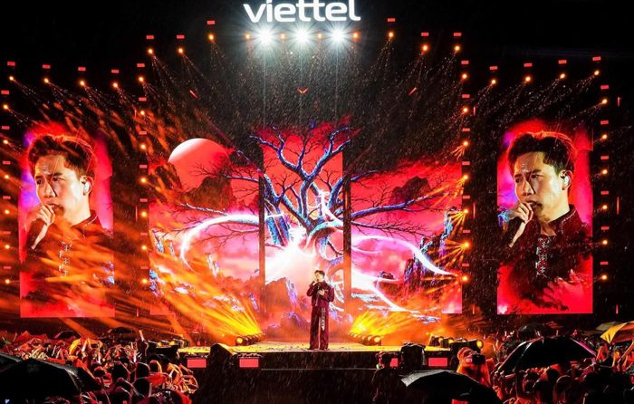 Tiết mục văn nghệ tại đêm nhạc hội Viettel Y-Fest 2026 tại Quảng trường Nhân dân tỉnh Lai Châu