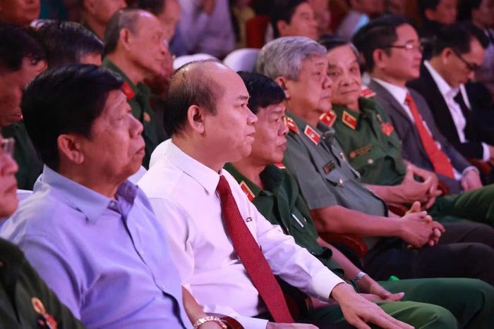 Các đại biểu tham dự chương trình.