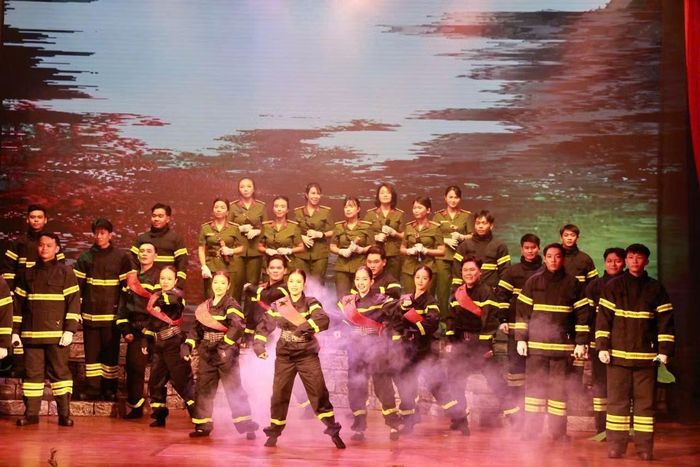 Tất cả đều nêu bật tinh thần chiến đấu với "giặc lửa" của người chiến sĩ Công an giữ bình yên cho nhân dân.