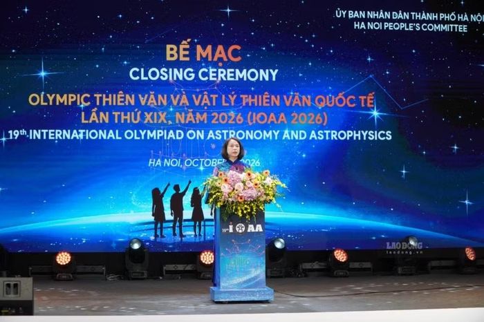 Phó Chủ tịch UBND TP Hà Nội, Trưởng Ban Tổ chức Vũ Thu Hà phát biểu tại lễ bế mạc.