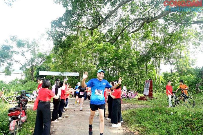 Về đích. Ảnh: Quốc Hồng